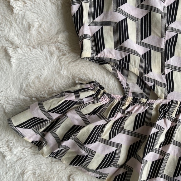 BCBGENERATION Cutout Peplum Crop Top Geometric - Picture 5 of 8